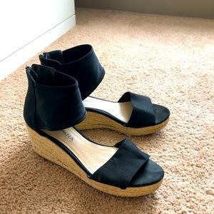Women’s wedge sandals